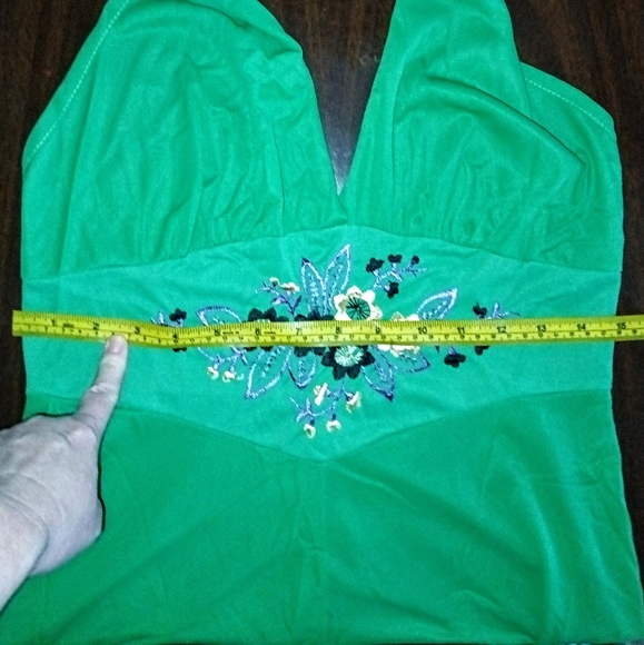 American Vintage :: 70's Queens Way to Fashion Green Halter Embroidered Dress - Picture 11 of 13